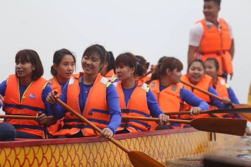 Tin trong nước - Lần đầu tiên Hà Nội tổ chức Lễ hội bơi chải thuyền rồng trên hồ Tây (Hình 9).