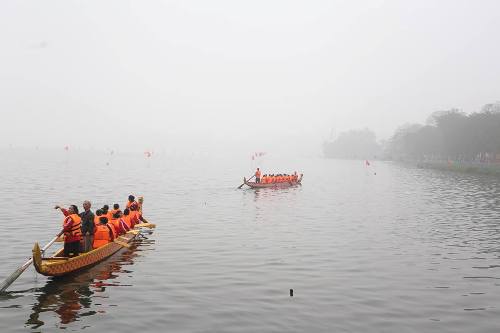 Tin trong nước - Lần đầu tiên Hà Nội tổ chức Lễ hội bơi chải thuyền rồng trên hồ Tây (Hình 8).