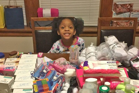 Gia đình - Tình yêu - Bé gái 6 tuổi từ bỏ tiệc sinh nhật để lên kế hoạch giúp 125 người vô gia cư