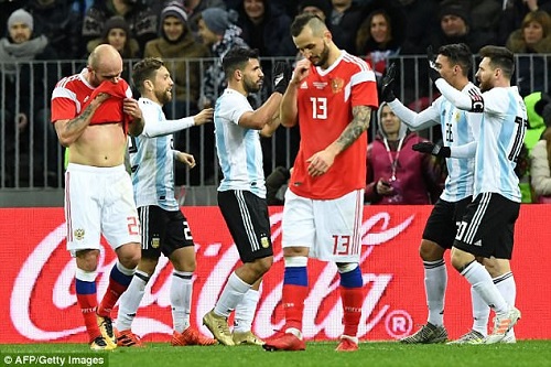 Tin tức - Messi nhạt nhòa, Argentina nhọc nhằn đánh bại Nga