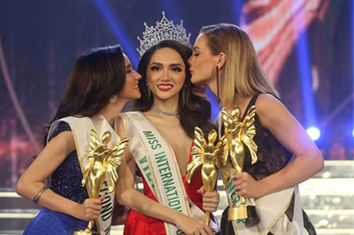Tin tức - Hương Giang xuất sắc đăng quang Hoa hậu Chuyển giới Quốc tế 2018