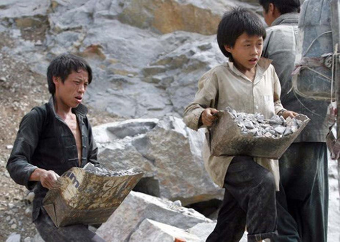 Tin tức - 34% lao động trẻ em tại Việt Nam làm việc trên 42 giờ/tuần