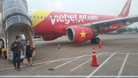 Tin tức - Sương mù dày đặc, nhiều chuyến bay đi Vinh phải hạ cánh ở Nội Bài