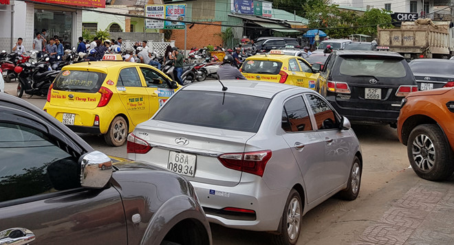 Tin tức - Hơn 1.000 taxi 'ồ ạt' theo nhau ra đảo ngọc Phú Quốc