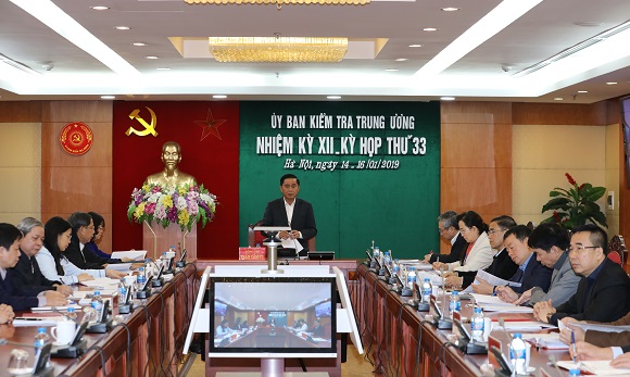 Tin tức - Ủy ban Kiểm tra Trung ương xem xét, thi hành kỷ luật Đại tá Đỗ Minh Tân và Phó ban Dân vận tỉnh Quảng Nam