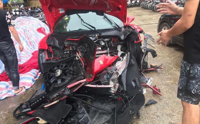 Tin tức giải trí - Xế sang Ferrari 488 GTB của ca sĩ Tuấn Hưng sắp 'gầm rú' trở lại sau tai nạn (Hình 3).