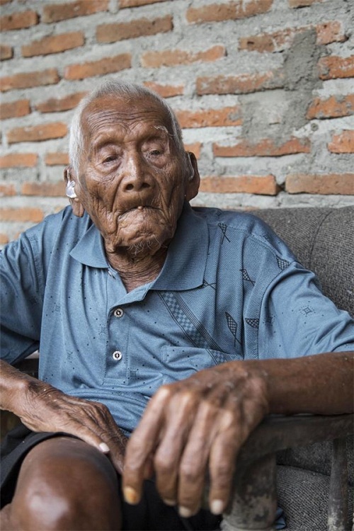 Đời sống - Cụ ông lớn tuổi nhất thế giới ở Indonesia đã qua đời ở tuổi 146 (Hình 2).