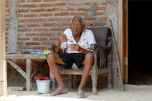 Đời sống - Cụ ông lớn tuổi nhất thế giới ở Indonesia đã qua đời ở tuổi 146 (Hình 5).