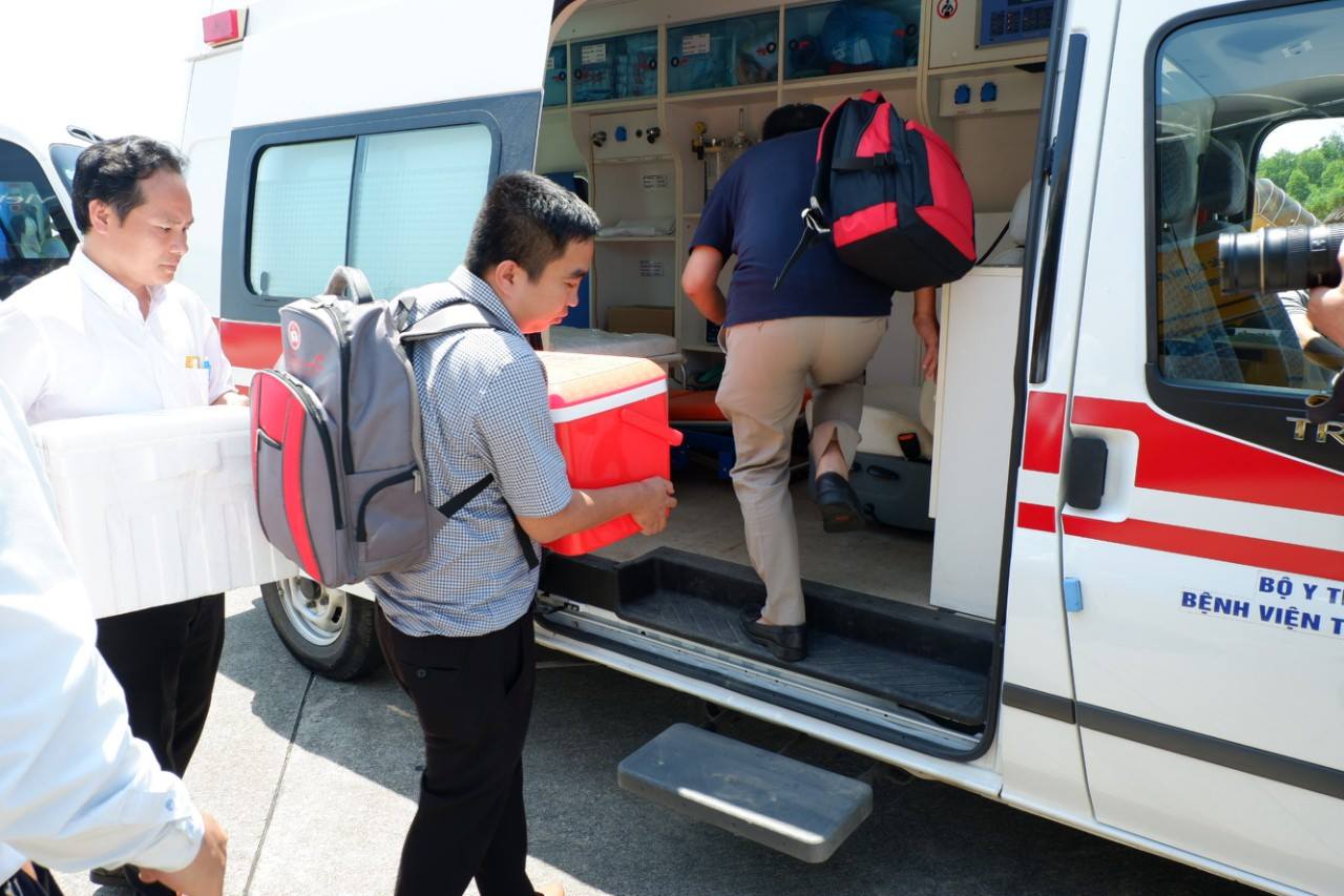 Y tế - Nín thở theo dõi chuyến bay vận chuyển tạng của nam thanh niên tặng cho nhiều người tại Huế 