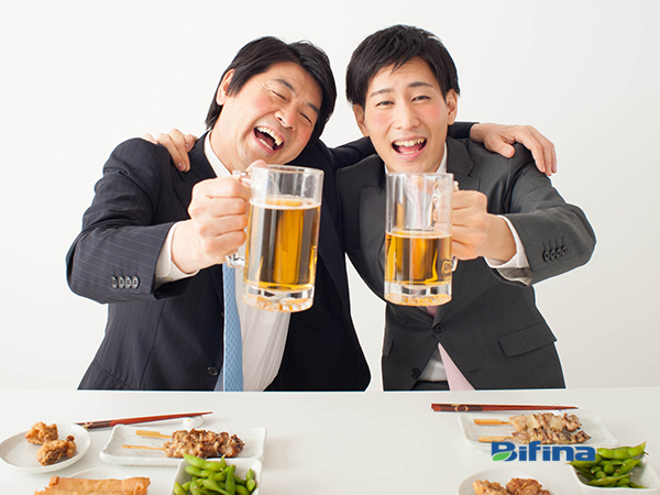Y tế sức khỏe - Phát minh độc đáo giúp bảo vệ đại tràng khi uống rượu bia của người Nhật