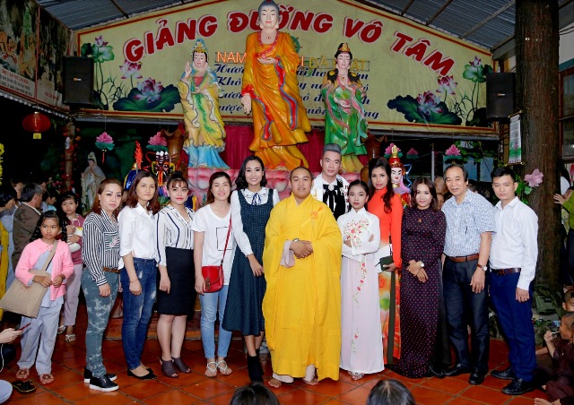  - Mừng đại lễ Phật Đản: Đêm nhạc thiện nguyện tại chùa Huyền Trang