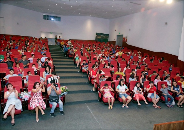 Gia đình - Tình yêu - Đêm hạnh phúc của các bé tại sân khấu kịch Trịnh Kim Chi (Hình 2).