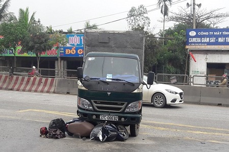 Tin trong nước - Nghệ An: Xe tải tông xe máy, 1 người bị thương nặng