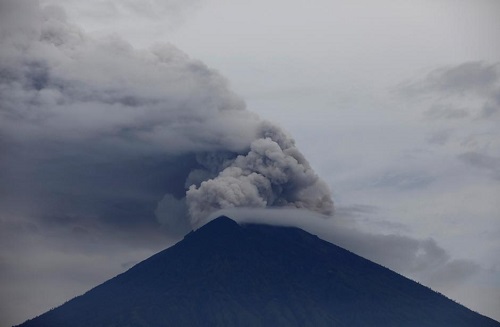Tin thế giới - Indonesia mở lại sân bay quốc tế Bali sau 2 ngày đóng cửa vì núi lửa