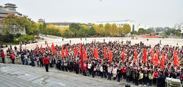 Tin thế giới - Trung Quốc: Hàng nghìn học sinh đi bộ 40km trước kỳ thi đại học (Hình 4).