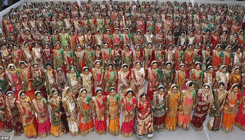 Tin thế giới - “Ông trùm kim cương” Ấn Độ chi tiền làm đám cưới cho 251 cặp đôi