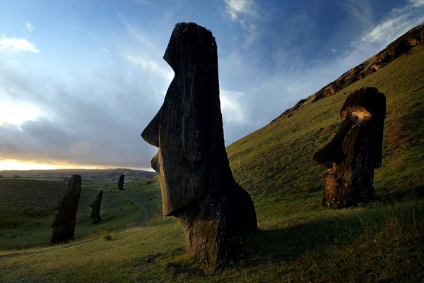 Tin thế giới - UNESCO: Các bức tượng trên Đảo Phục Sinh có thể bị chìm xuống biển