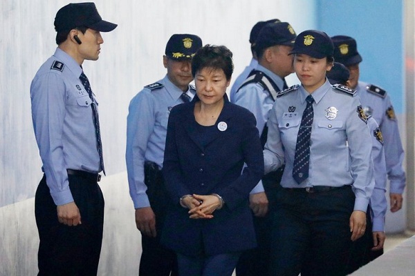 Tin thế giới - Cựu Tổng thống Park Geun Hye bị tuyên án 24 năm tù