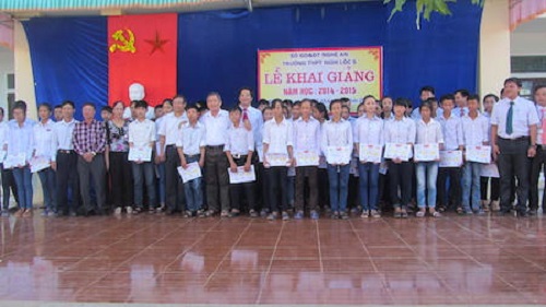 Tin tức - Nghệ An: Tặng 100% học phí cho học sinh giỏi trúng tuyển vào lớp 10