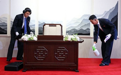 Tin thế giới - Tiết lộ hậu trường cuộc gặp gỡ lịch sử của lãnh đạo Triều Tiên và tổng thống Hàn Quốc (Hình 2).