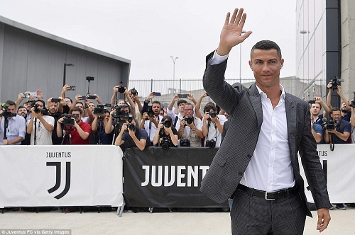 Tin tức - Cristiano Ronaldo đặt mục tiêu vô địch Champions League trong buổi ra mắt Juventus (Hình 2).