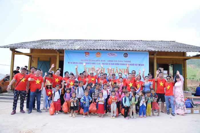  - Đoàn thiện nguyện dự án xây dựng trường tiểu học Tà Moong tổ chức lễ khánh thành trước thềm năm học mới (Hình 15).