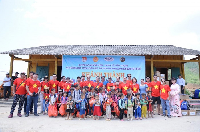  - Đoàn thiện nguyện dự án xây dựng trường tiểu học Tà Moong tổ chức lễ khánh thành trước thềm năm học mới (Hình 2).
