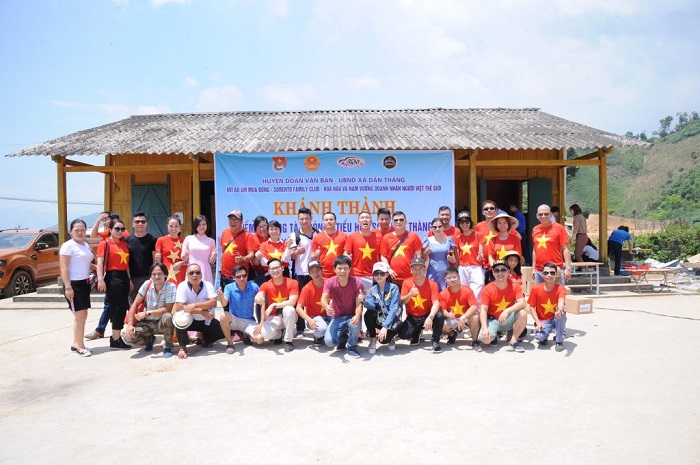  - Đoàn thiện nguyện dự án xây dựng trường tiểu học Tà Moong tổ chức lễ khánh thành trước thềm năm học mới (Hình 4).