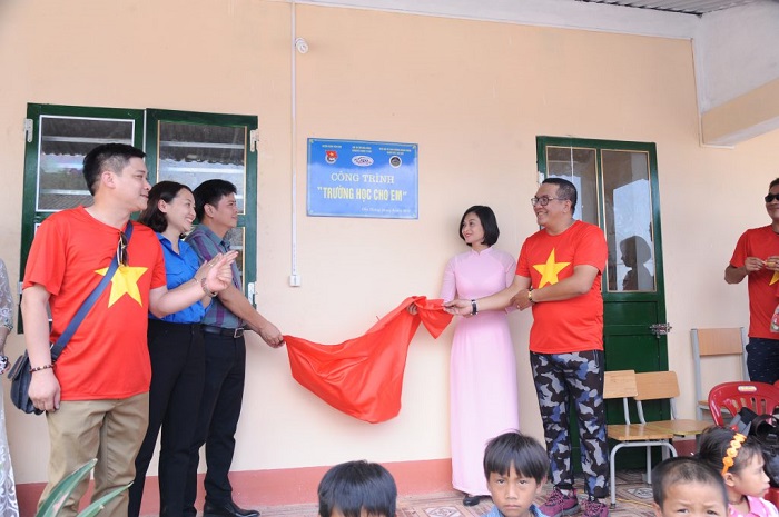  - Đoàn thiện nguyện dự án xây dựng trường tiểu học Tà Moong tổ chức lễ khánh thành trước thềm năm học mới (Hình 5).