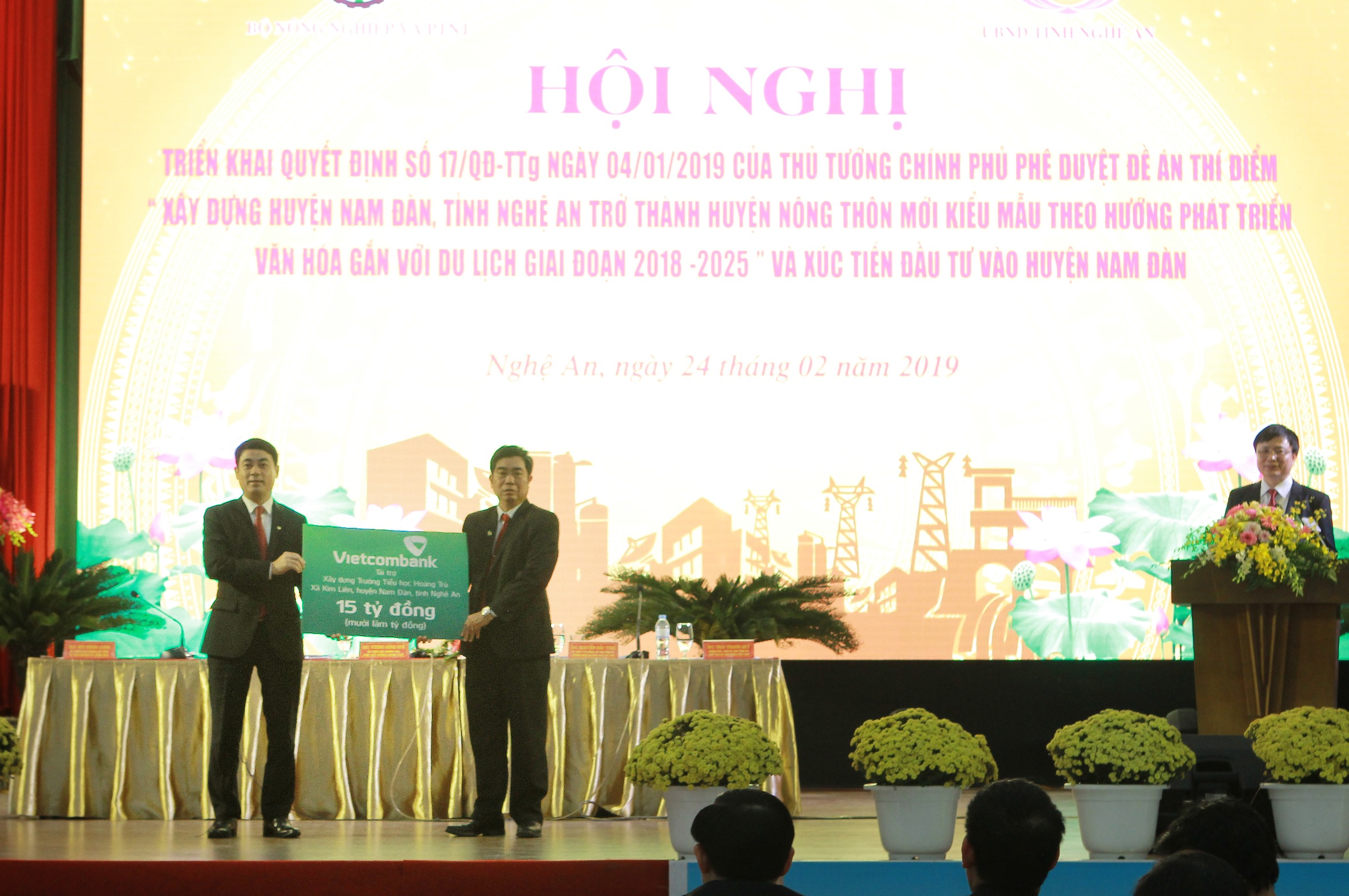 Kinh doanh - Vietcombank tài trợ 15 tỷ đồng xây dựng trường học tại huyện Nam Đàn, tỉnh Nghệ An (Hình 3).