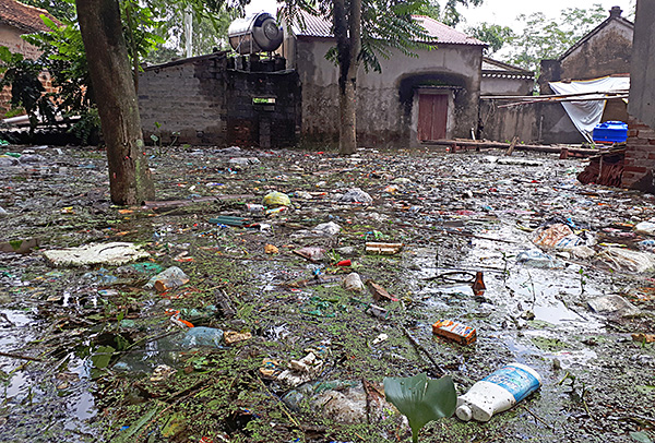 Đời sống - Người dân ngoại thành Hà Nội bị bủa vây trong 'lũ rác' (Hình 9).