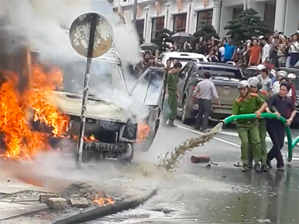 Tin tức - Lãnh đạo huyện lên tiếng việc dùng xe hút bể phốt chữa cháy ở Sa Pa