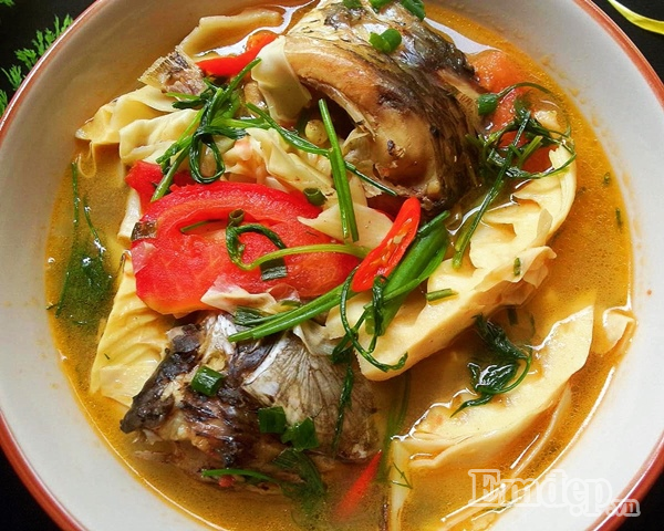 Món ngon mỗi ngày: Canh cá chép nấu măng chua ăn quên sầu ngày lạnh