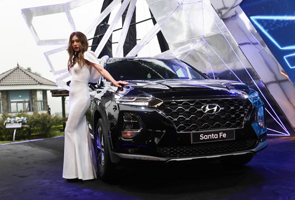 Tin tức - 'Soi' Hyundai SantaFe 2019 vừa ra mắt thị trường Việt Nam, giá thấp nhất 995 triệu đồng