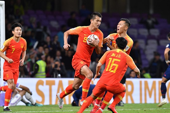 Tin tức - Kết quả Asian Cup 2019 ngày 20/1: Sau loạt 'đấu súng' cân não, Việt Nam thẳng tiến tứ kết (Hình 2).