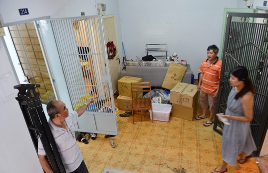Tin tức - Hàng trăm hộ dân tất bật đóng gói tài sản, di dời khỏi chung cư nghiêng 45cm ở Sài Gòn (Hình 3).