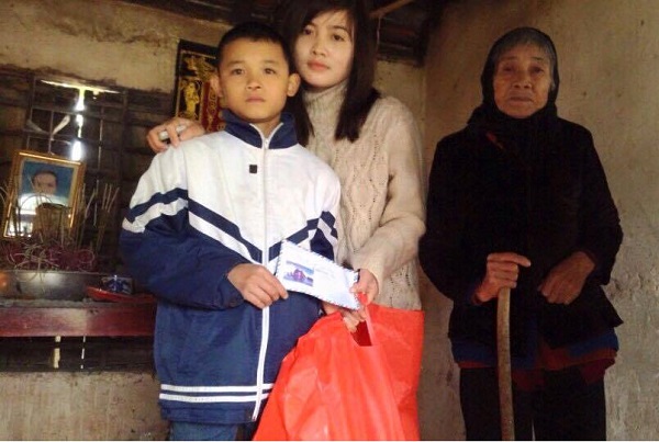 Đời sống - Gặp gỡ cô nàng 9X xứ Nghệ xinh đẹp chăm chỉ làm từ thiện giúp người nghèo