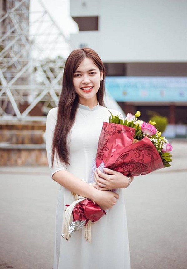 Cộng đồng mạng - Ngẩn ngơ ngắm nhan sắc 5 cô giáo 'xinh nhất Việt Nam' (Hình 6).