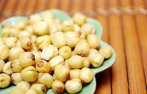 Ăn - Chơi - Cách nấu canh sườn hầm hạt sen tươi thơm ngon, bổ dưỡng (Hình 2).