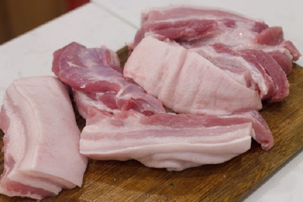 Ăn - Chơi - Bữa cơm chiều ngày lạnh càng thêm hấp dẫn với món thịt ba chỉ chiên giòn rụm