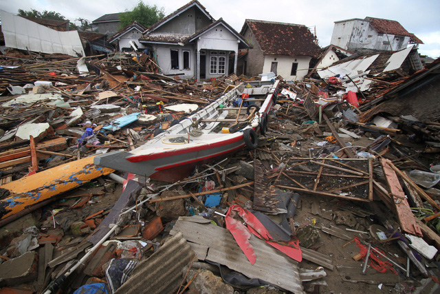 Tin thế giới - Sóng thần Indonesia: Bàng hoàng trước con số thương vong lên tới hơn 1.800 người (Hình 7).