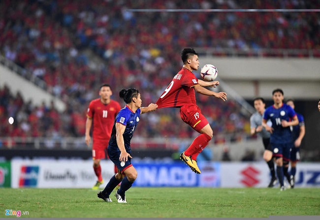 Bóng đá - Liên tiếp bị chơi xấu, Quang Hải vẫn khiến đối thủ phải 'ăn trái đắng' (Hình 2).