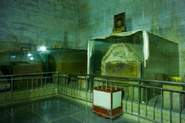 Tin thế giới - Bí ẩn thi thể Lệnh phi vẫn nguyên vẹn sau 153 năm chôn cất trong lăng mộ Càn Long (Hình 2).