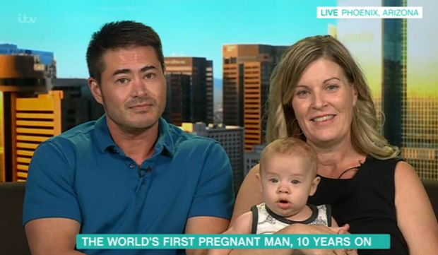 Tin thế giới - Người đàn ông mang bầu đầu tiên trên thế giới dự định sinh con thứ 4