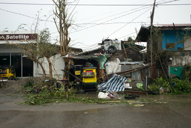 Tin thế giới - Siêu bão Mangkhut đổ bộ, Philippines gồng mình chống chọi (Hình 10).