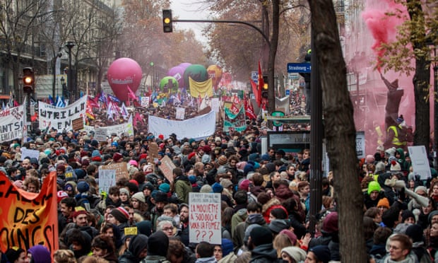 Tin thế giới - 800.000 người biểu tình đổ ra đường phản đối kế hoạch cải cách lương hưu khiến nước Pháp tê liệt