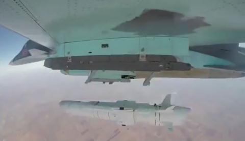Tin thế giới - Video: Cận cảnh Nga phóng tên lửa diệt hạm, phá nát căn cứ khủng bố tại Syria
