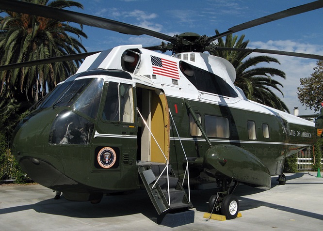 Tin thế giới - Siêu trực thăng Marine One của Tổng thống Mỹ vừa được chuyển tới Việt Nam có gì đặc biệt? (Hình 2).