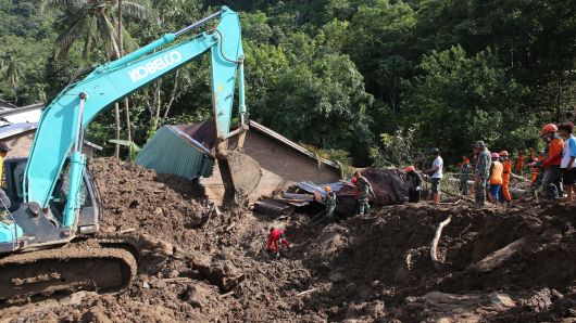 Tin thế giới - Sập mỏ vàng do lở đất tại Indonesia, 60 người bị chôn vùi trong đống đổ nát
