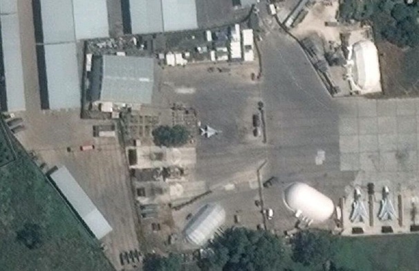 Tin thế giới - Bất ngờ xuất hiện 'quan tài bay' MiG-21 của Nga tại căn cứ không quân Syria?